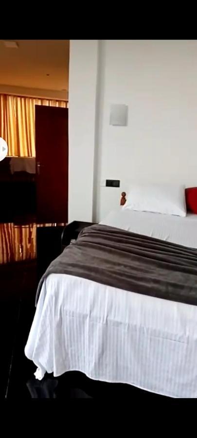 Qiqi Airport Villa 카투나야크 외부 사진